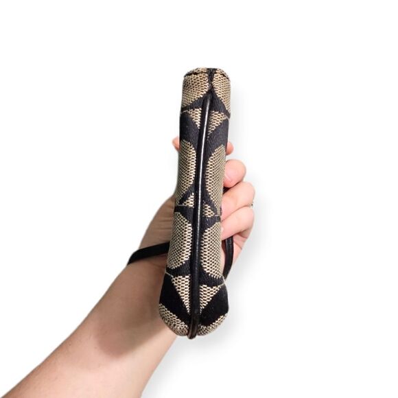 COACH Black Leather Legacy  Signature C Small Coin Zip Wristlet - Picture 4 of 8